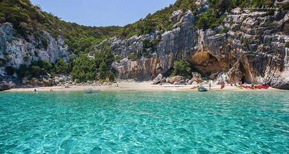 SARDINIA SEA HOLIDAYS AND FREE CLIMBING