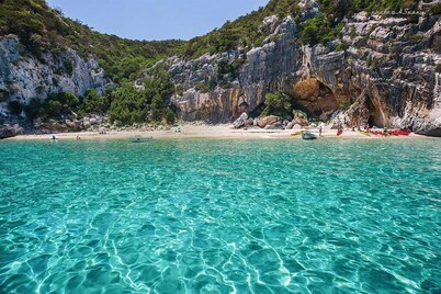 SARDINIA SEA HOLIDAYS AND FREE CLIMBING
