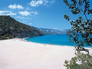 On the beach - SARDINIA SEA HOLIDAYS AND FREE CLIMBING (Cala Gonone)