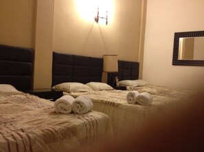 City Triple Room | Desk, free WiFi, bed sheets, wheelchair access - Hotel La Jolla (Culiacán)