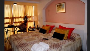 Superior Double Room, 2 Double Beds | Desk, WiFi (free), bed sheets - Hotel La Jolla (Culiacán)