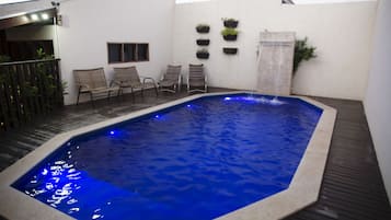 Kolam renang terbuka