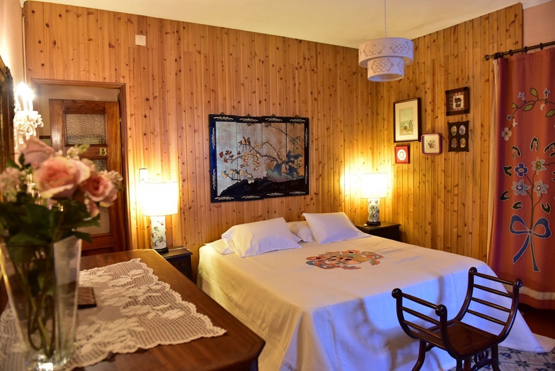 3 dormitorios, tabla de planchar con plancha, wifi gratis y ropa de cama