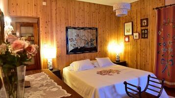 3 dormitorios, tabla de planchar con plancha, wifi gratis y ropa de cama