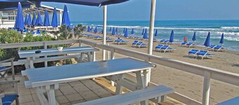 GRAN apartamento / aplicación / casa de campo con parque: DESCANSO + piscina + sauna + gimnasio + terraza en la azotea + barbacoa + animales