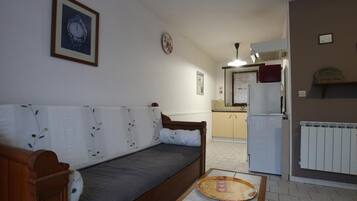 Télévision, table de tennis de table