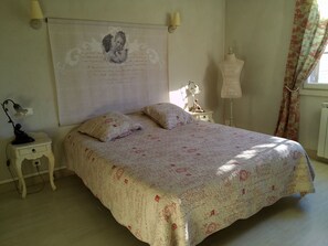4 Schlafzimmer, Bügeleisen/Bügelbrett, Reisekinderbett, WLAN
