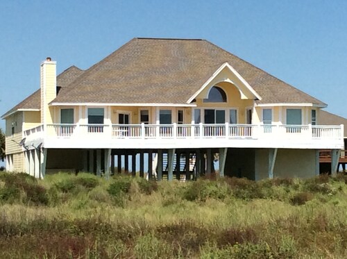!!Golden Opportunity !! Gated Community, Beach Front! Awesome Beach Front Views