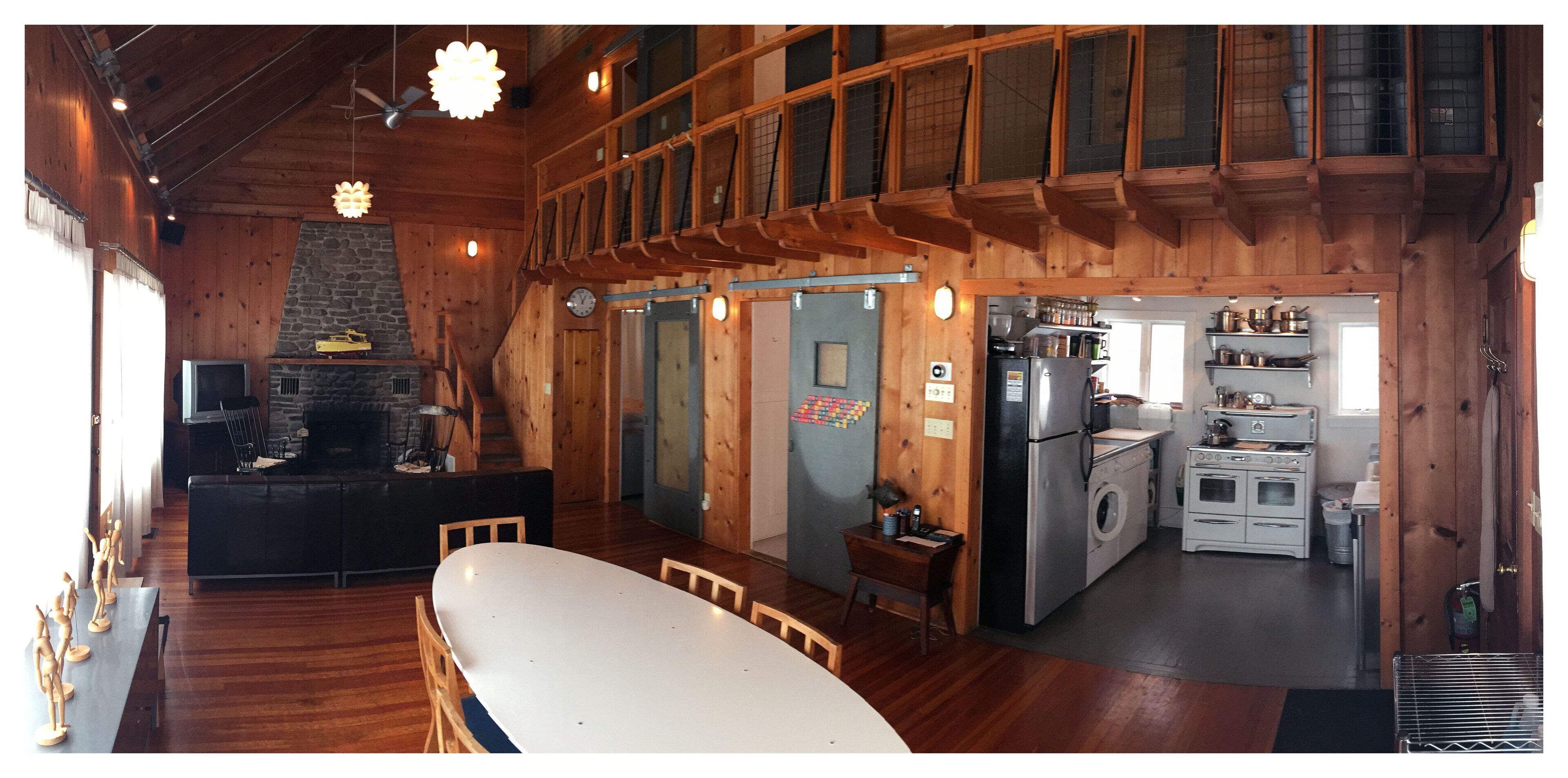 Lakefront Cottage - Incredible summer vacation