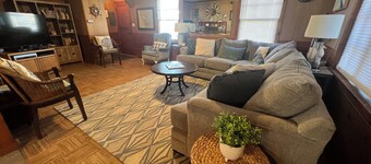 Simply Adorable Beach House - Sleeps 9, Near Beach & Town