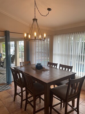 تناول الطعام