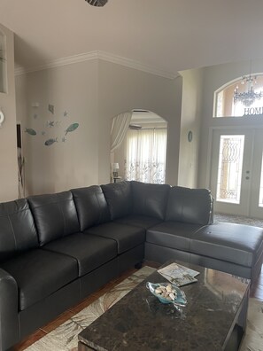 تلفزيون ذكي، مشغل دي في دي، كُتُب