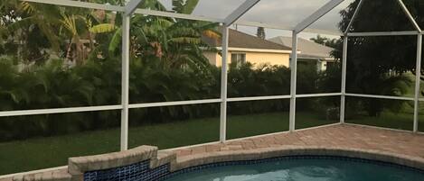 Piscine extérieure, piscine chauffée