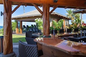 Bar (on property) - Stunning Location!! Poolside Bliss & Weekly Savings Await!! (Waikoloa)