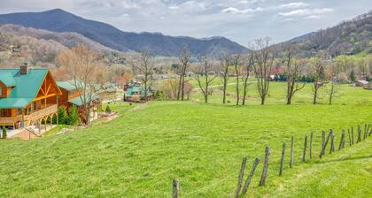 2 Bed 2 Bath Close to Town Spectacular Views Paved Covered Parking WIFI