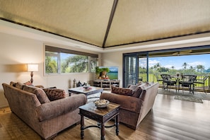 Smart TV - KaMilo Villa★ Heated Pool ★Golf Course Views ★ Beach Club Access (Kamuela)