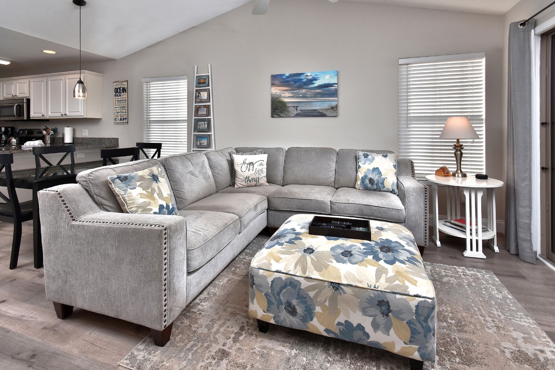 Professionally Cleaned - Amazing Golf & Lake View in True Blue