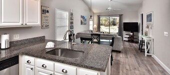 Amazing Golf & Lake View in True Blue -Professionally Cleaned