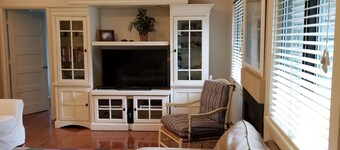 Private 3 Bdrm Oceanwoods home_ short walk to the beach_ wifi_ deck and grill. 