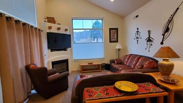 Smart TV, fireplace, DVD player, stereo