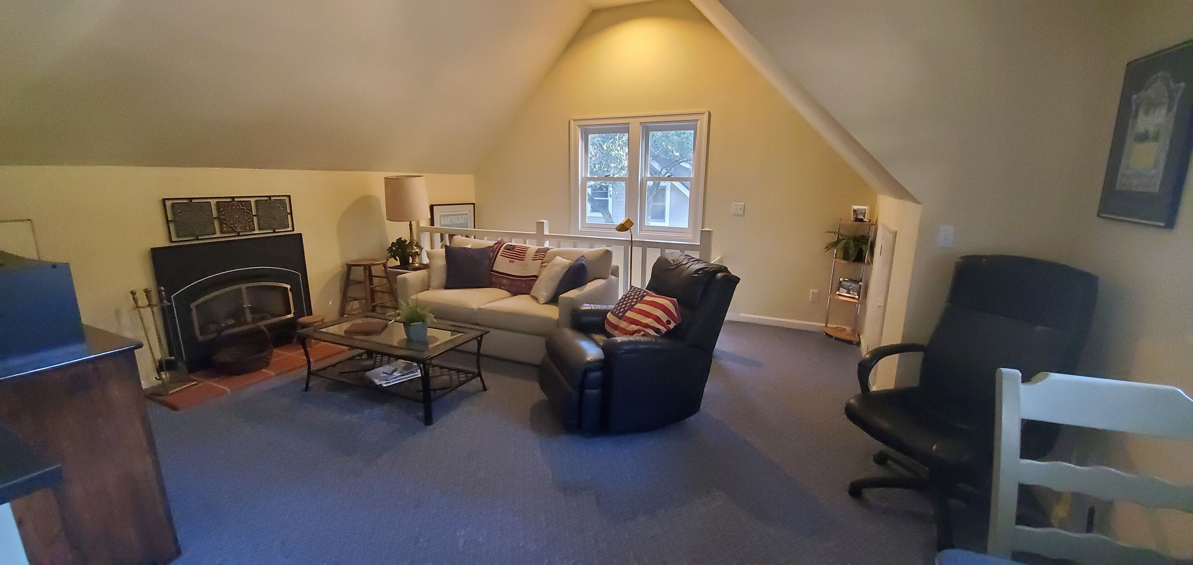 Cottage in the Oaks with Pool