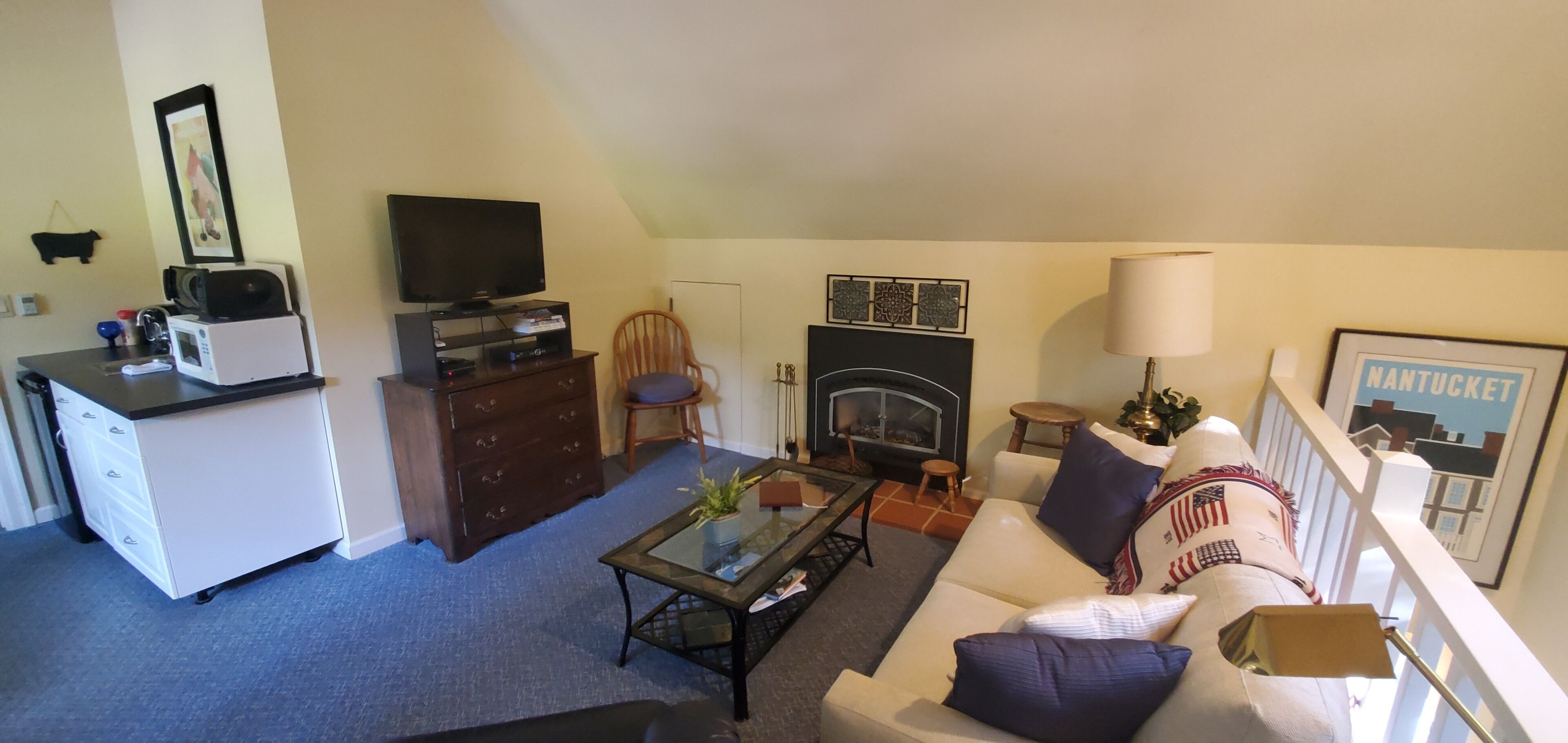 Cottage in the Oaks with Pool