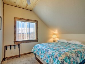2 bedrooms, desk, iron/ironing board, travel crib