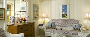 Suite (Fok-Sul) | Individually decorated, individually furnished, iron/ironing board - Pier One Vacation Rentals (Southwest Harbor)