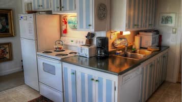 Suite (Topside) | Dapur pribadi