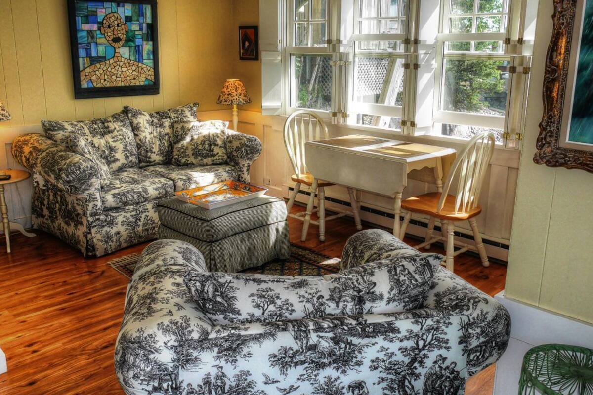 Suite (Bow Sprit) | Living area