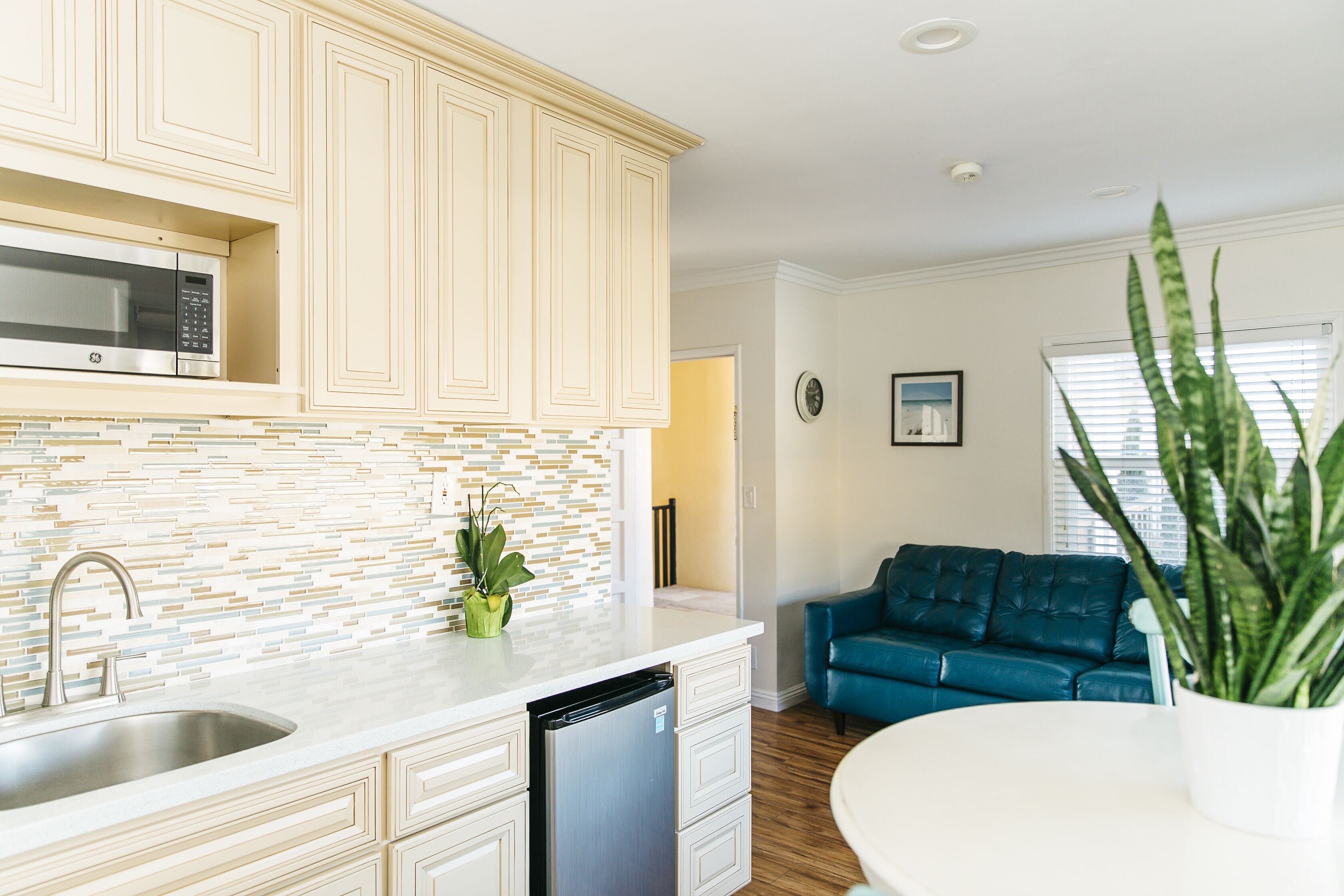 suite, balcony, ocean view | living area | flat-screen tv