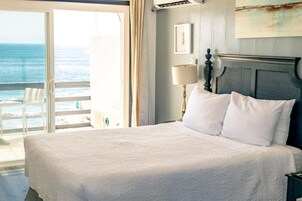 Habitación, 1 cama de matrimonio, vistas al mar | Ropa de cama de alta calidad, colchones Tempur-Pedic, cortinas opacas
