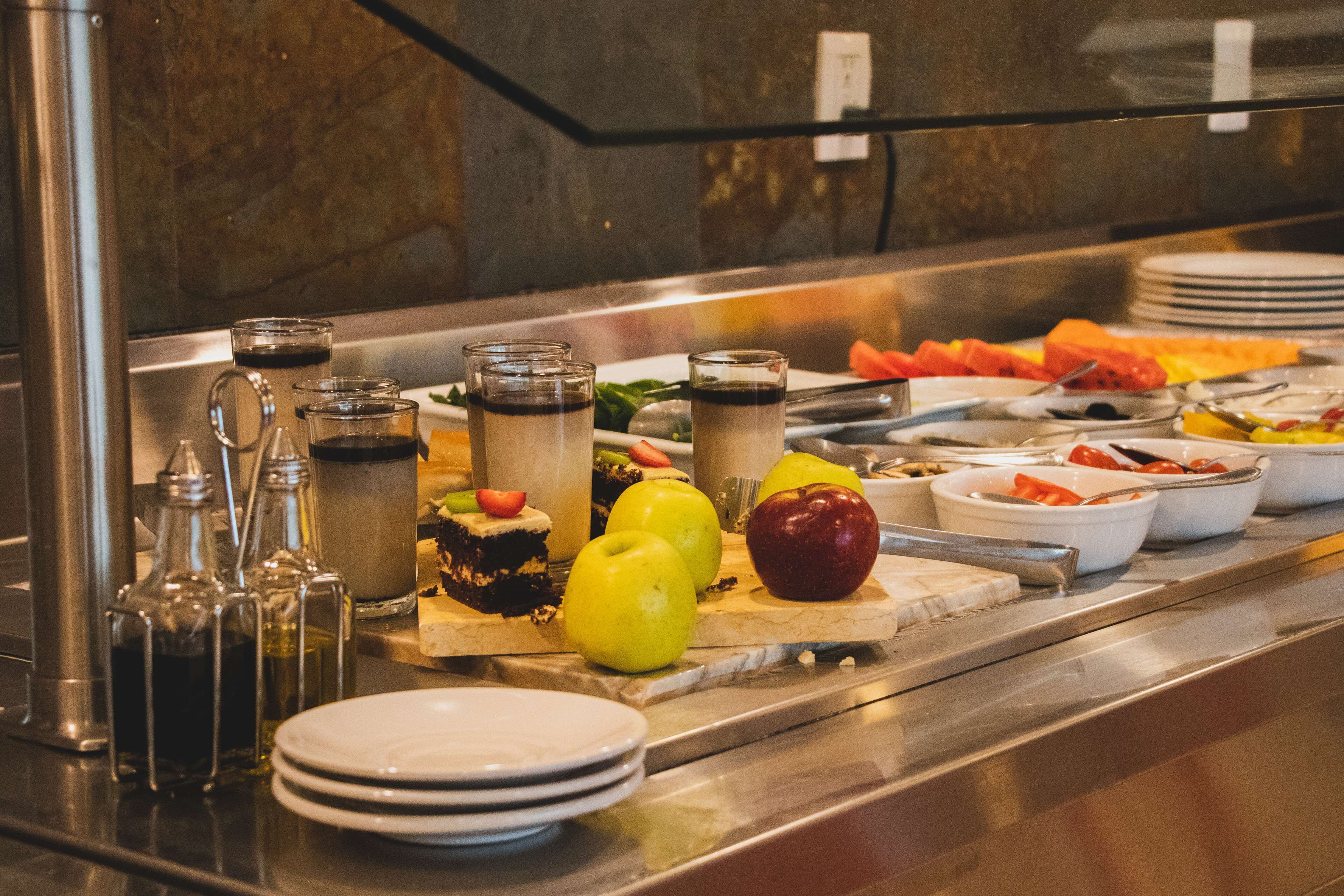 daily cooked-to-order breakfast for a fee