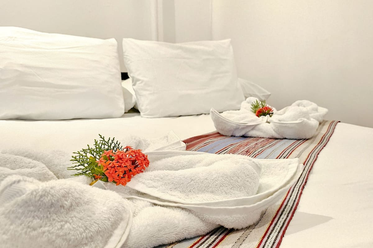 Comfort Double Room, 1 Double Bed, Private Bathroom | Free WiFi, bed sheets