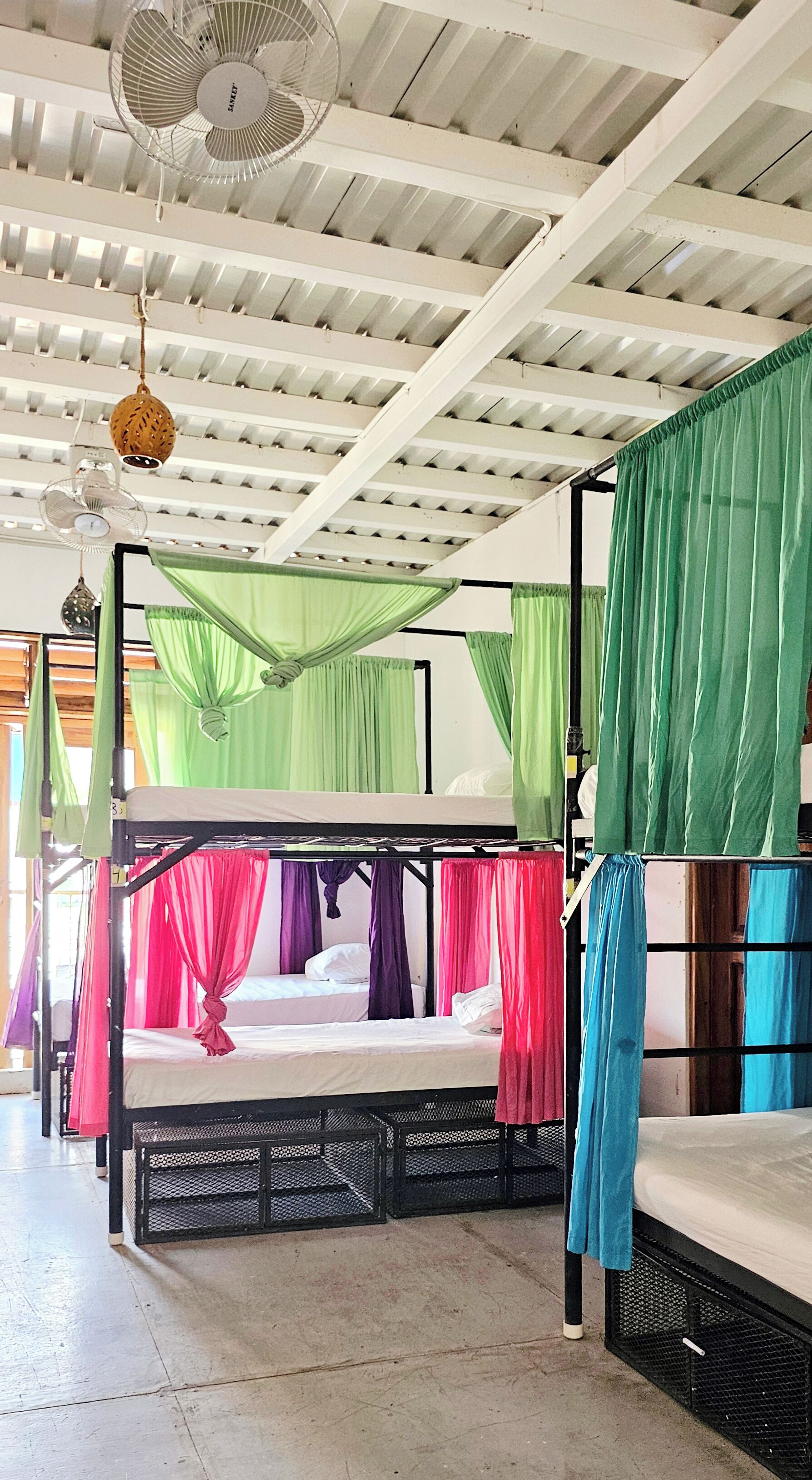 Gemeinsamer Deluxe-Schlafsaal, Balkon, Bergblick | Kostenloses WLAN, Bettwäsche