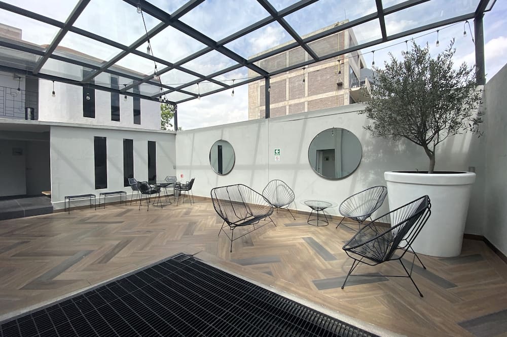 Suites Alcazar