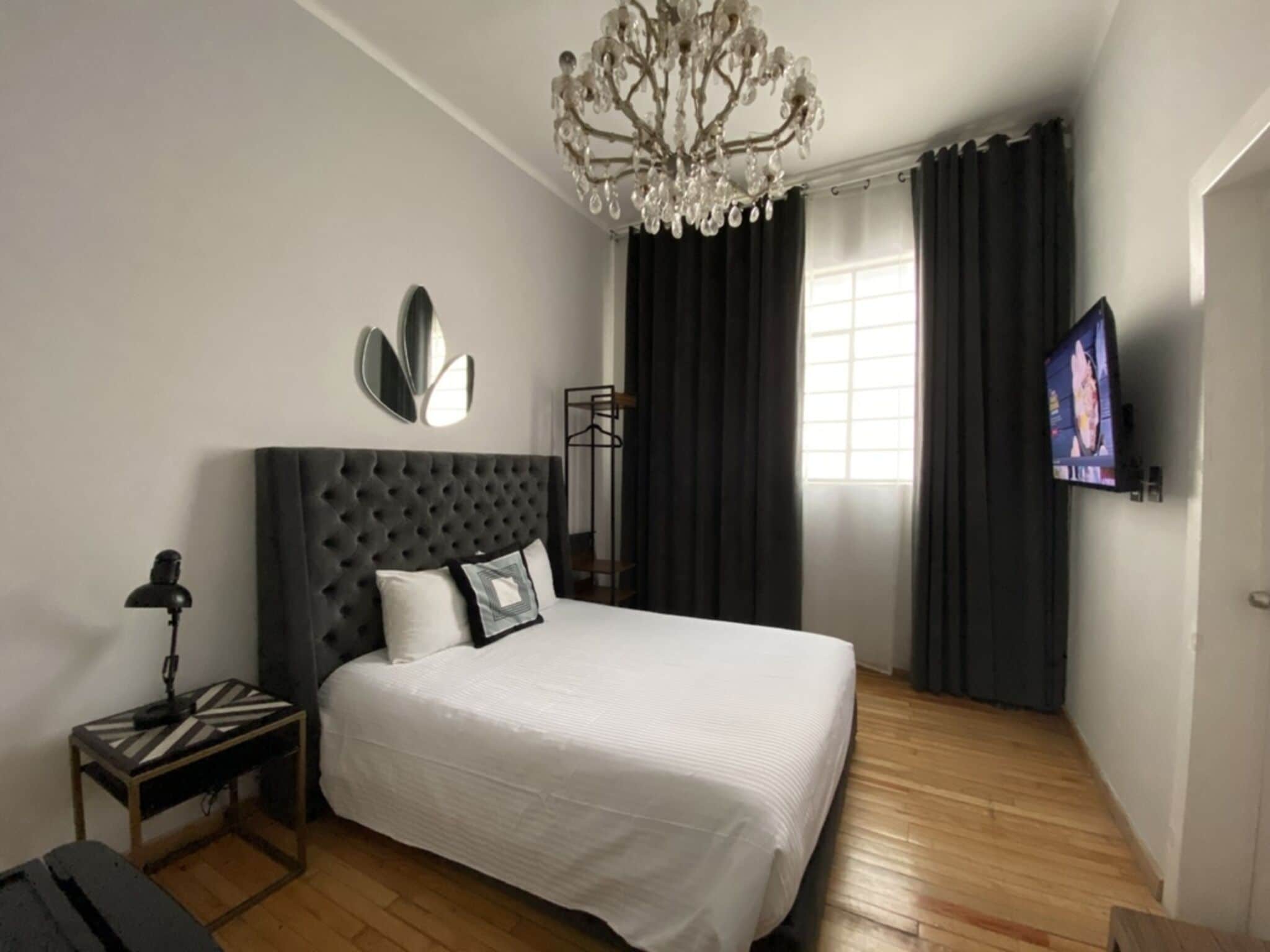 Caja de seguridad en la habitación, wifi gratis y ropa de cama 