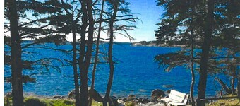 Vivi l'oceano in tutta la sua gloria, guarda le onde e ascoltale ruggire.