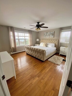 Unclassified image, 4 of 27, button