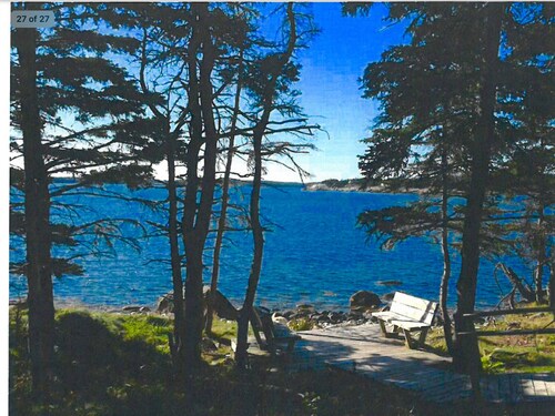 Experience the ocean in all it’s glory, watch the waves and hear them roar.