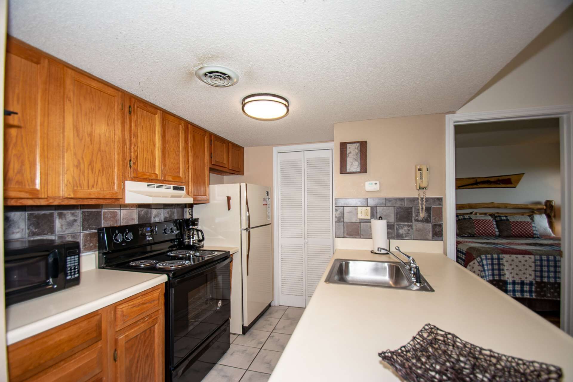 Above Ober Gatlinburg w/VIEWS!! 4mi to downtown - Game Room/Sauna/Communal Hot Tubs