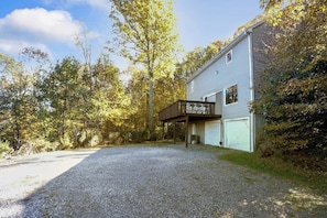 Exterior - 12 mins to DT Asheville & Biltmore, Fire pit, Lg Deck, Mt View (Asheville)