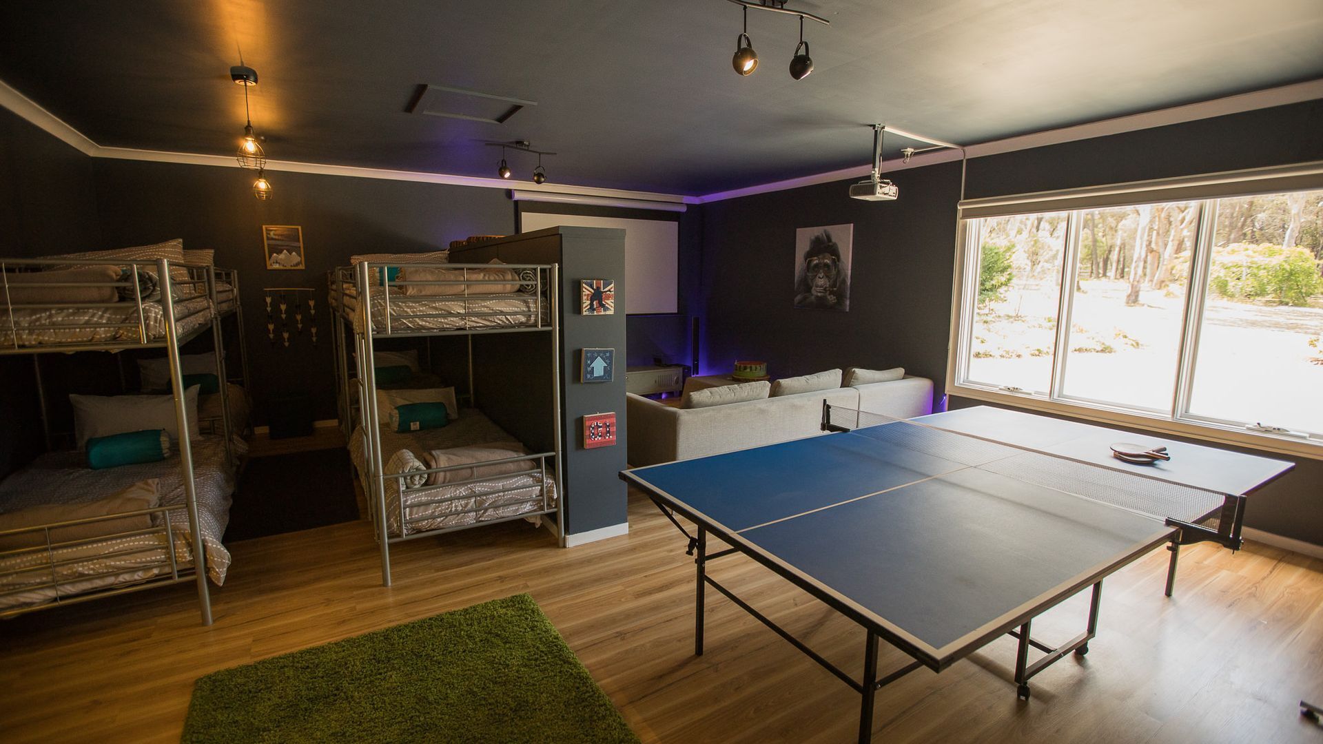 Cosy cottage for groups up to 20. Gather under the stars with family and friends