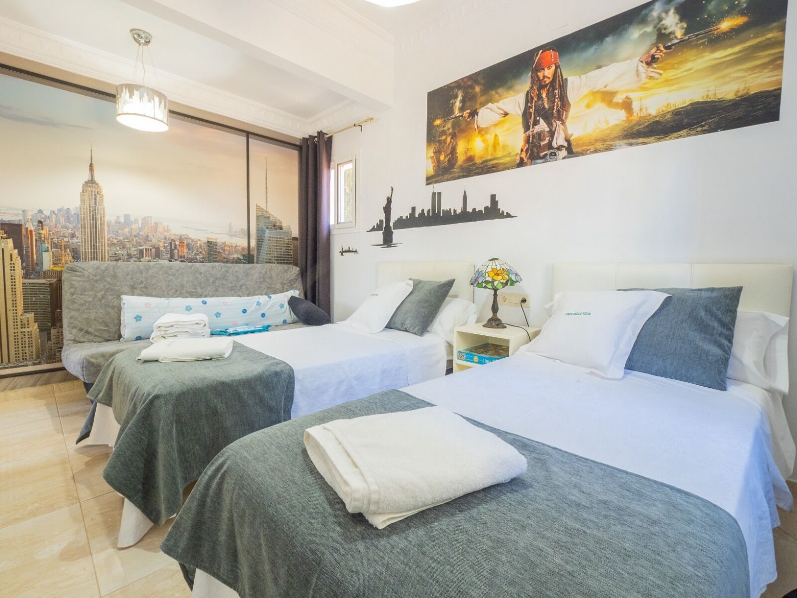 4 chambres, fer et planche à repasser, Wi-Fi gratuit, draps fournis