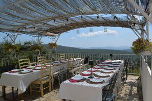 屋外ダイニングエリア