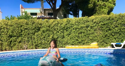 Superb family home in the heart of Vilamoura on 500m plot, enclosed swimming pool