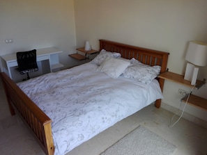 2 bedrooms, desk, iron/ironing board, WiFi