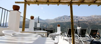 The best terrace of the Serranía de Ronda, Emerald Pool: Casa Martijín