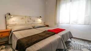 1 bedroom, travel cot, free WiFi, bed sheets - The best terrace of the Serranía de Ronda, Emerald Pool: Casa Martijín (Jimera de Líbar)