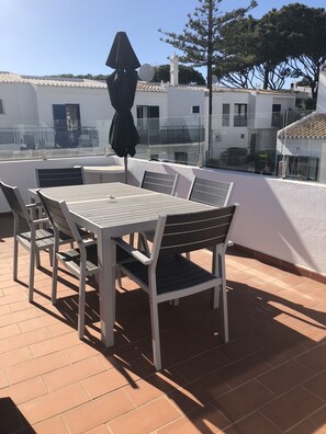 Outdoor dining - Open for 2026 🇵🇹
3 Bed Vale do Lobo- sleeps 6
5 min beach 20 min Faro Airport 🏖️ (Almancil)